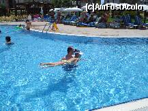 [P05] O particica din piscina hotelului in care fetele exersau innotul intr-o apa curata si zilnic igienizata. » foto by lucsim
 - 
<span class="allrVoted glyphicon glyphicon-heart hidden" id="av210417"></span>
<a class="m-l-10 hidden" id="sv210417" onclick="voting_Foto_DelVot(,210417,9127)" role="button">șterge vot <span class="glyphicon glyphicon-remove"></span></a>
<a id="v9210417" class=" c-red"  onclick="voting_Foto_SetVot(210417)" role="button"><span class="glyphicon glyphicon-heart-empty"></span> <b>LIKE</b> = Votează poza</a> <img class="hidden"  id="f210417W9" src="/imagini/loader.gif" border="0" /><span class="AjErrMes hidden" id="e210417ErM"></span>