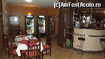 [P15] O parte din restaurant, cu barul » foto by pepsi70ro
 - 
<span class="allrVoted glyphicon glyphicon-heart hidden" id="av468717"></span>
<a class="m-l-10 hidden" id="sv468717" onclick="voting_Foto_DelVot(,468717,9144)" role="button">șterge vot <span class="glyphicon glyphicon-remove"></span></a>
<a id="v9468717" class=" c-red"  onclick="voting_Foto_SetVot(468717)" role="button"><span class="glyphicon glyphicon-heart-empty"></span> <b>LIKE</b> = Votează poza</a> <img class="hidden"  id="f468717W9" src="/imagini/loader.gif" border="0" /><span class="AjErrMes hidden" id="e468717ErM"></span>