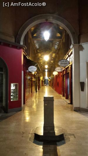 [P19] Galerie comerciala.  » foto by senateo
 - 
<span class="allrVoted glyphicon glyphicon-heart hidden" id="av794371"></span>
<a class="m-l-10 hidden" id="sv794371" onclick="voting_Foto_DelVot(,794371,9297)" role="button">șterge vot <span class="glyphicon glyphicon-remove"></span></a>
<a id="v9794371" class=" c-red"  onclick="voting_Foto_SetVot(794371)" role="button"><span class="glyphicon glyphicon-heart-empty"></span> <b>LIKE</b> = Votează poza</a> <img class="hidden"  id="f794371W9" src="/imagini/loader.gif" border="0" /><span class="AjErrMes hidden" id="e794371ErM"></span>