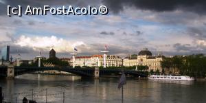 P02 [JUN-2016] Podul Universitatii, peste Rhône. Cladirea din dreapta este Facultatea de Drept