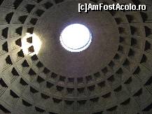 [P20] Oculus. Pantheonul din Roma » foto by vlado2
 - 
<span class="allrVoted glyphicon glyphicon-heart hidden" id="av483286"></span>
<a class="m-l-10 hidden" id="sv483286" onclick="voting_Foto_DelVot(,483286,9312)" role="button">șterge vot <span class="glyphicon glyphicon-remove"></span></a>
<a id="v9483286" class=" c-red"  onclick="voting_Foto_SetVot(483286)" role="button"><span class="glyphicon glyphicon-heart-empty"></span> <b>LIKE</b> = Votează poza</a> <img class="hidden"  id="f483286W9" src="/imagini/loader.gif" border="0" /><span class="AjErrMes hidden" id="e483286ErM"></span>