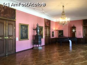 [P49] Palatul Schaezler - mai admiram o soba, niste tablouri dar si ..... » foto by mishu
 - 
<span class="allrVoted glyphicon glyphicon-heart hidden" id="av1194116"></span>
<a class="m-l-10 hidden" id="sv1194116" onclick="voting_Foto_DelVot(,1194116,9315)" role="button">șterge vot <span class="glyphicon glyphicon-remove"></span></a>
<a id="v91194116" class=" c-red"  onclick="voting_Foto_SetVot(1194116)" role="button"><span class="glyphicon glyphicon-heart-empty"></span> <b>LIKE</b> = Votează poza</a> <img class="hidden"  id="f1194116W9" src="/imagini/loader.gif" border="0" /><span class="AjErrMes hidden" id="e1194116ErM"></span>