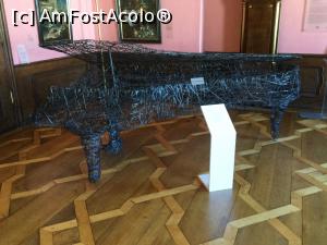 [P50] Palatul Schaezler - si acest pian aparte » foto by mishu
 - 
<span class="allrVoted glyphicon glyphicon-heart hidden" id="av1194117"></span>
<a class="m-l-10 hidden" id="sv1194117" onclick="voting_Foto_DelVot(,1194117,9315)" role="button">șterge vot <span class="glyphicon glyphicon-remove"></span></a>
<a id="v91194117" class=" c-red"  onclick="voting_Foto_SetVot(1194117)" role="button"><span class="glyphicon glyphicon-heart-empty"></span> <b>LIKE</b> = Votează poza</a> <img class="hidden"  id="f1194117W9" src="/imagini/loader.gif" border="0" /><span class="AjErrMes hidden" id="e1194117ErM"></span>