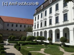 [P52] Palatul Schaezler - care este minunata » foto by mishu
 - 
<span class="allrVoted glyphicon glyphicon-heart hidden" id="av1194119"></span>
<a class="m-l-10 hidden" id="sv1194119" onclick="voting_Foto_DelVot(,1194119,9315)" role="button">șterge vot <span class="glyphicon glyphicon-remove"></span></a>
<a id="v91194119" class=" c-red"  onclick="voting_Foto_SetVot(1194119)" role="button"><span class="glyphicon glyphicon-heart-empty"></span> <b>LIKE</b> = Votează poza</a> <img class="hidden"  id="f1194119W9" src="/imagini/loader.gif" border="0" /><span class="AjErrMes hidden" id="e1194119ErM"></span>