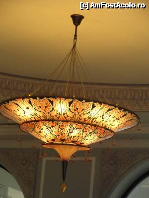 [P17] Candelabrul din sala de mese » foto by Wayfarer
 - 
<span class="allrVoted glyphicon glyphicon-heart hidden" id="av501133"></span>
<a class="m-l-10 hidden" id="sv501133" onclick="voting_Foto_DelVot(,501133,9343)" role="button">șterge vot <span class="glyphicon glyphicon-remove"></span></a>
<a id="v9501133" class=" c-red"  onclick="voting_Foto_SetVot(501133)" role="button"><span class="glyphicon glyphicon-heart-empty"></span> <b>LIKE</b> = Votează poza</a> <img class="hidden"  id="f501133W9" src="/imagini/loader.gif" border="0" /><span class="AjErrMes hidden" id="e501133ErM"></span>