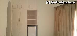 [P05] Dulap de haine +frigider in prima camera » foto by LeaveYou
 - 
<span class="allrVoted glyphicon glyphicon-heart hidden" id="av527479"></span>
<a class="m-l-10 hidden" id="sv527479" onclick="voting_Foto_DelVot(,527479,9344)" role="button">șterge vot <span class="glyphicon glyphicon-remove"></span></a>
<a id="v9527479" class=" c-red"  onclick="voting_Foto_SetVot(527479)" role="button"><span class="glyphicon glyphicon-heart-empty"></span> <b>LIKE</b> = Votează poza</a> <img class="hidden"  id="f527479W9" src="/imagini/loader.gif" border="0" /><span class="AjErrMes hidden" id="e527479ErM"></span>