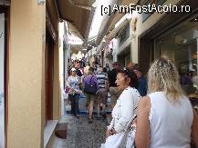 [P18] Stradute foarte inguste in orasul Fira - la shopping » foto by iri_oq
 - 
<span class="allrVoted glyphicon glyphicon-heart hidden" id="av220900"></span>
<a class="m-l-10 hidden" id="sv220900" onclick="voting_Foto_DelVot(,220900,9344)" role="button">șterge vot <span class="glyphicon glyphicon-remove"></span></a>
<a id="v9220900" class=" c-red"  onclick="voting_Foto_SetVot(220900)" role="button"><span class="glyphicon glyphicon-heart-empty"></span> <b>LIKE</b> = Votează poza</a> <img class="hidden"  id="f220900W9" src="/imagini/loader.gif" border="0" /><span class="AjErrMes hidden" id="e220900ErM"></span>