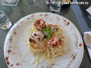 [P04] Agnantio - Linguini cu mozzarella » foto by krisztike
 - 
<span class="allrVoted glyphicon glyphicon-heart hidden" id="av547145"></span>
<a class="m-l-10 hidden" id="sv547145" onclick="voting_Foto_DelVot(,547145,9604)" role="button">șterge vot <span class="glyphicon glyphicon-remove"></span></a>
<a id="v9547145" class=" c-red"  onclick="voting_Foto_SetVot(547145)" role="button"><span class="glyphicon glyphicon-heart-empty"></span> <b>LIKE</b> = Votează poza</a> <img class="hidden"  id="f547145W9" src="/imagini/loader.gif" border="0" /><span class="AjErrMes hidden" id="e547145ErM"></span>