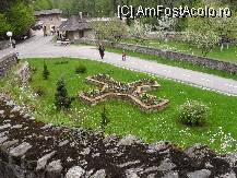 [P19] Priveliste spre iesirea din curtea manastirii. » foto by georgiana
 - 
<span class="allrVoted glyphicon glyphicon-heart hidden" id="av77034"></span>
<a class="m-l-10 hidden" id="sv77034" onclick="voting_Foto_DelVot(,77034,9654)" role="button">șterge vot <span class="glyphicon glyphicon-remove"></span></a>
<a id="v977034" class=" c-red"  onclick="voting_Foto_SetVot(77034)" role="button"><span class="glyphicon glyphicon-heart-empty"></span> <b>LIKE</b> = Votează poza</a> <img class="hidden"  id="f77034W9" src="/imagini/loader.gif" border="0" /><span class="AjErrMes hidden" id="e77034ErM"></span>