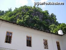 [P03] Chiliile maicutelor, la Manastirea Tismana » foto by ancamariagadea*
 - 
<span class="allrVoted glyphicon glyphicon-heart hidden" id="av78080"></span>
<a class="m-l-10 hidden" id="sv78080" onclick="voting_Foto_DelVot(,78080,9654)" role="button">șterge vot <span class="glyphicon glyphicon-remove"></span></a>
<a id="v978080" class=" c-red"  onclick="voting_Foto_SetVot(78080)" role="button"><span class="glyphicon glyphicon-heart-empty"></span> <b>LIKE</b> = Votează poza</a> <img class="hidden"  id="f78080W9" src="/imagini/loader.gif" border="0" /><span class="AjErrMes hidden" id="e78080ErM"></span>