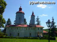 [P12] Mănăstirea Ciolanu, curtea Mănăstirii, Biserica Mare » foto by magdalena
 - 
<span class="allrVoted glyphicon glyphicon-heart hidden" id="av282119"></span>
<a class="m-l-10 hidden" id="sv282119" onclick="voting_Foto_DelVot(,282119,9673)" role="button">șterge vot <span class="glyphicon glyphicon-remove"></span></a>
<a id="v9282119" class=" c-red"  onclick="voting_Foto_SetVot(282119)" role="button"><span class="glyphicon glyphicon-heart-empty"></span> <b>LIKE</b> = Votează poza</a> <img class="hidden"  id="f282119W9" src="/imagini/loader.gif" border="0" /><span class="AjErrMes hidden" id="e282119ErM"></span>