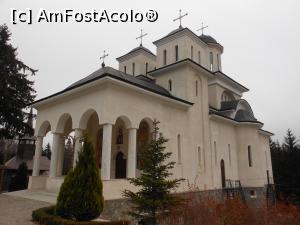 [P09] Bușteni - Mănăstirea Caraiman. Biserica mare.  » foto by iulianic
 - 
<span class="allrVoted glyphicon glyphicon-heart hidden" id="av1034183"></span>
<a class="m-l-10 hidden" id="sv1034183" onclick="voting_Foto_DelVot(,1034183,9680)" role="button">șterge vot <span class="glyphicon glyphicon-remove"></span></a>
<a id="v91034183" class=" c-red"  onclick="voting_Foto_SetVot(1034183)" role="button"><span class="glyphicon glyphicon-heart-empty"></span> <b>LIKE</b> = Votează poza</a> <img class="hidden"  id="f1034183W9" src="/imagini/loader.gif" border="0" /><span class="AjErrMes hidden" id="e1034183ErM"></span>