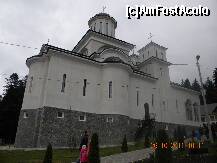 [P07] Manastirea Caraiman- biserica noua » foto by silvia tudoran
 - 
<span class="allrVoted glyphicon glyphicon-heart hidden" id="av273055"></span>
<a class="m-l-10 hidden" id="sv273055" onclick="voting_Foto_DelVot(,273055,9680)" role="button">șterge vot <span class="glyphicon glyphicon-remove"></span></a>
<a id="v9273055" class=" c-red"  onclick="voting_Foto_SetVot(273055)" role="button"><span class="glyphicon glyphicon-heart-empty"></span> <b>LIKE</b> = Votează poza</a> <img class="hidden"  id="f273055W9" src="/imagini/loader.gif" border="0" /><span class="AjErrMes hidden" id="e273055ErM"></span>