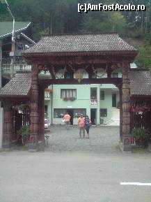 [P01] Poarta de la intrare in stilul caracteristic maramuresan » foto by deliutza27
 - 
<span class="allrVoted glyphicon glyphicon-heart hidden" id="av125261"></span>
<a class="m-l-10 hidden" id="sv125261" onclick="voting_Foto_DelVot(,125261,9922)" role="button">șterge vot <span class="glyphicon glyphicon-remove"></span></a>
<a id="v9125261" class=" c-red"  onclick="voting_Foto_SetVot(125261)" role="button"><span class="glyphicon glyphicon-heart-empty"></span> <b>LIKE</b> = Votează poza</a> <img class="hidden"  id="f125261W9" src="/imagini/loader.gif" border="0" /><span class="AjErrMes hidden" id="e125261ErM"></span>