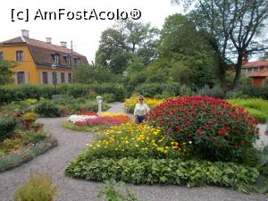 [P27] În Skansen, un fel de Muzeul Satului, cu un Zoo şi multe locuri de joacă pentru copii.  » foto by marius gaudi*
 - 
<span class="allrVoted glyphicon glyphicon-heart hidden" id="av808823"></span>
<a class="m-l-10 hidden" id="sv808823" onclick="voting_Foto_DelVot(,808823,9962)" role="button">șterge vot <span class="glyphicon glyphicon-remove"></span></a>
<a id="v9808823" class=" c-red"  onclick="voting_Foto_SetVot(808823)" role="button"><span class="glyphicon glyphicon-heart-empty"></span> <b>LIKE</b> = Votează poza</a> <img class="hidden"  id="f808823W9" src="/imagini/loader.gif" border="0" /><span class="AjErrMes hidden" id="e808823ErM"></span>