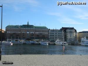 [P02] Stockholm, vedere din Gamla Stan peste canalul principal care strabate orasul. (In fundal este GrandHotel)  » foto by ileanaxperta*
 - 
<span class="allrVoted glyphicon glyphicon-heart hidden" id="av576452"></span>
<a class="m-l-10 hidden" id="sv576452" onclick="voting_Foto_DelVot(,576452,9962)" role="button">șterge vot <span class="glyphicon glyphicon-remove"></span></a>
<a id="v9576452" class=" c-red"  onclick="voting_Foto_SetVot(576452)" role="button"><span class="glyphicon glyphicon-heart-empty"></span> <b>LIKE</b> = Votează poza</a> <img class="hidden"  id="f576452W9" src="/imagini/loader.gif" border="0" /><span class="AjErrMes hidden" id="e576452ErM"></span>