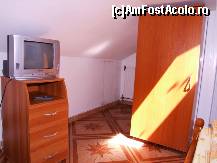 [P10] Pensiunea Kallisto - camera noastră de la mansardă. Admiraţi vă rog imensul dulap (~1,4 m înălţime). (atenţie! obiectiv grandangular!) » foto by Dragoș_MD
 - 
<span class="allrVoted glyphicon glyphicon-heart hidden" id="av246771"></span>
<a class="m-l-10 hidden" id="sv246771" onclick="voting_Foto_DelVot(,246771,9965)" role="button">șterge vot <span class="glyphicon glyphicon-remove"></span></a>
<a id="v9246771" class=" c-red"  onclick="voting_Foto_SetVot(246771)" role="button"><span class="glyphicon glyphicon-heart-empty"></span> <b>LIKE</b> = Votează poza</a> <img class="hidden"  id="f246771W9" src="/imagini/loader.gif" border="0" /><span class="AjErrMes hidden" id="e246771ErM"></span>