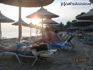 [P14] Seara pe Kalogria beach » foto by calatorul
 - 
<span class="allrVoted glyphicon glyphicon-heart hidden" id="av674114"></span>
<a class="m-l-10 hidden" id="sv674114" onclick="voting_Foto_DelVot(,674114,9990)" role="button">șterge vot <span class="glyphicon glyphicon-remove"></span></a>
<a id="v9674114" class=" c-red"  onclick="voting_Foto_SetVot(674114)" role="button"><span class="glyphicon glyphicon-heart-empty"></span> <b>LIKE</b> = Votează poza</a> <img class="hidden"  id="f674114W9" src="/imagini/loader.gif" border="0" /><span class="AjErrMes hidden" id="e674114ErM"></span>