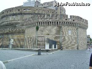 [P26] Roma - Castel Sant Angelo.  » foto by iulianic
 - 
<span class="allrVoted glyphicon glyphicon-heart hidden" id="av394867"></span>
<a class="m-l-10 hidden" id="sv394867" onclick="voting_Foto_DelVot(,394867,10103)" role="button">șterge vot <span class="glyphicon glyphicon-remove"></span></a>
<a id="v9394867" class=" c-red"  onclick="voting_Foto_SetVot(394867)" role="button"><span class="glyphicon glyphicon-heart-empty"></span> <b>LIKE</b> = Votează poza</a> <img class="hidden"  id="f394867W9" src="/imagini/loader.gif" border="0" /><span class="AjErrMes hidden" id="e394867ErM"></span>