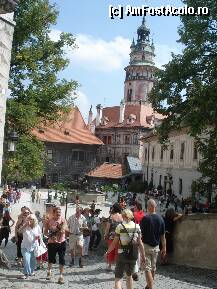 [P07] Intrarea in Castel - prima curte interioara » foto by a.sr*
 - 
<span class="allrVoted glyphicon glyphicon-heart hidden" id="av252704"></span>
<a class="m-l-10 hidden" id="sv252704" onclick="voting_Foto_DelVot(,252704,10138)" role="button">șterge vot <span class="glyphicon glyphicon-remove"></span></a>
<a id="v9252704" class=" c-red"  onclick="voting_Foto_SetVot(252704)" role="button"><span class="glyphicon glyphicon-heart-empty"></span> <b>LIKE</b> = Votează poza</a> <img class="hidden"  id="f252704W9" src="/imagini/loader.gif" border="0" /><span class="AjErrMes hidden" id="e252704ErM"></span>