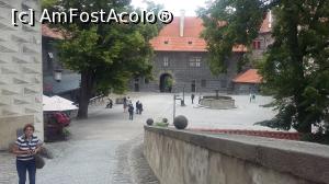 [P09] În curtea castelului Krumlov din oraşul Cesky Krumlov. Boemia de sud,Cehia. » foto by traian.leuca †
 - 
<span class="allrVoted glyphicon glyphicon-heart hidden" id="av787528"></span>
<a class="m-l-10 hidden" id="sv787528" onclick="voting_Foto_DelVot(,787528,10138)" role="button">șterge vot <span class="glyphicon glyphicon-remove"></span></a>
<a id="v9787528" class=" c-red"  onclick="voting_Foto_SetVot(787528)" role="button"><span class="glyphicon glyphicon-heart-empty"></span> <b>LIKE</b> = Votează poza</a> <img class="hidden"  id="f787528W9" src="/imagini/loader.gif" border="0" /><span class="AjErrMes hidden" id="e787528ErM"></span>