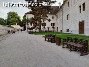 [P23] Castelul Krumlov; băncuțe pentru relaxare în curtea a 5-a » foto by crismis
 - 
<span class="allrVoted glyphicon glyphicon-heart hidden" id="av1410589"></span>
<a class="m-l-10 hidden" id="sv1410589" onclick="voting_Foto_DelVot(,1410589,10138)" role="button">șterge vot <span class="glyphicon glyphicon-remove"></span></a>
<a id="v91410589" class=" c-red"  onclick="voting_Foto_SetVot(1410589)" role="button"><span class="glyphicon glyphicon-heart-empty"></span> <b>LIKE</b> = Votează poza</a> <img class="hidden"  id="f1410589W9" src="/imagini/loader.gif" border="0" /><span class="AjErrMes hidden" id="e1410589ErM"></span>