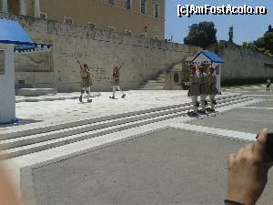 [P26] Atena, schimbarea garzii la Parlament.  » foto by goguta99
 - 
<span class="allrVoted glyphicon glyphicon-heart hidden" id="av642835"></span>
<a class="m-l-10 hidden" id="sv642835" onclick="voting_Foto_DelVot(,642835,10169)" role="button">șterge vot <span class="glyphicon glyphicon-remove"></span></a>
<a id="v9642835" class=" c-red"  onclick="voting_Foto_SetVot(642835)" role="button"><span class="glyphicon glyphicon-heart-empty"></span> <b>LIKE</b> = Votează poza</a> <img class="hidden"  id="f642835W9" src="/imagini/loader.gif" border="0" /><span class="AjErrMes hidden" id="e642835ErM"></span>
