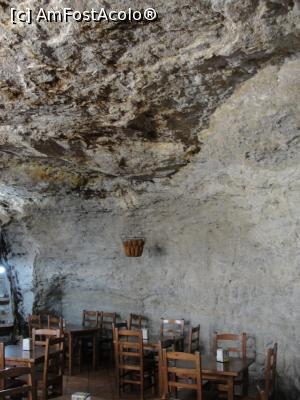 [P04] Setenil de las Bodegas - interiorul restaurantului cu pereți de stâncă » foto by RoxanaGRS
 - 
<span class="allrVoted glyphicon glyphicon-heart hidden" id="av957699"></span>
<a class="m-l-10 hidden" id="sv957699" onclick="voting_Foto_DelVot(,957699,10280)" role="button">șterge vot <span class="glyphicon glyphicon-remove"></span></a>
<a id="v9957699" class=" c-red"  onclick="voting_Foto_SetVot(957699)" role="button"><span class="glyphicon glyphicon-heart-empty"></span> <b>LIKE</b> = Votează poza</a> <img class="hidden"  id="f957699W9" src="/imagini/loader.gif" border="0" /><span class="AjErrMes hidden" id="e957699ErM"></span>