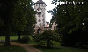 [P19] Turnul St. Alban, fostă poartă de intrare în orașul medieval din Basel, Elveția.  » foto by traian.leuca †
 - 
<span class="allrVoted glyphicon glyphicon-heart hidden" id="av585421"></span>
<a class="m-l-10 hidden" id="sv585421" onclick="voting_Foto_DelVot(,585421,10293)" role="button">șterge vot <span class="glyphicon glyphicon-remove"></span></a>
<a id="v9585421" class=" c-red"  onclick="voting_Foto_SetVot(585421)" role="button"><span class="glyphicon glyphicon-heart-empty"></span> <b>LIKE</b> = Votează poza</a> <img class="hidden"  id="f585421W9" src="/imagini/loader.gif" border="0" /><span class="AjErrMes hidden" id="e585421ErM"></span>