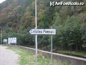 [P13] Foarte aproape de pensiune este drumul catre Cetatea Poenari » foto by alb1573
 - 
<span class="allrVoted glyphicon glyphicon-heart hidden" id="av401274"></span>
<a class="m-l-10 hidden" id="sv401274" onclick="voting_Foto_DelVot(,401274,10299)" role="button">șterge vot <span class="glyphicon glyphicon-remove"></span></a>
<a id="v9401274" class=" c-red"  onclick="voting_Foto_SetVot(401274)" role="button"><span class="glyphicon glyphicon-heart-empty"></span> <b>LIKE</b> = Votează poza</a> <img class="hidden"  id="f401274W9" src="/imagini/loader.gif" border="0" /><span class="AjErrMes hidden" id="e401274ErM"></span>