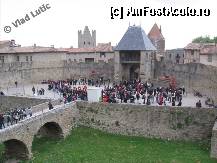 [P26] Carcassonne - Platforma de la intrarea in castel unde se aflau casele de bilete si cozile aferente. Vedere din castel » foto by Lutyk
 - 
<span class="allrVoted glyphicon glyphicon-heart hidden" id="av320021"></span>
<a class="m-l-10 hidden" id="sv320021" onclick="voting_Foto_DelVot(,320021,10315)" role="button">șterge vot <span class="glyphicon glyphicon-remove"></span></a>
<a id="v9320021" class=" c-red"  onclick="voting_Foto_SetVot(320021)" role="button"><span class="glyphicon glyphicon-heart-empty"></span> <b>LIKE</b> = Votează poza</a> <img class="hidden"  id="f320021W9" src="/imagini/loader.gif" border="0" /><span class="AjErrMes hidden" id="e320021ErM"></span>