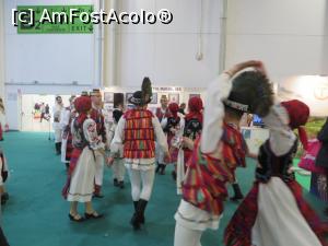 [P15] Dansuri populare la standul județului Bistrița Năsăud.  » foto by tata123 🔱
 - 
<span class="allrVoted glyphicon glyphicon-heart hidden" id="av1056211"></span>
<a class="m-l-10 hidden" id="sv1056211" onclick="voting_Foto_DelVot(,1056211,10344)" role="button">șterge vot <span class="glyphicon glyphicon-remove"></span></a>
<a id="v91056211" class=" c-red"  onclick="voting_Foto_SetVot(1056211)" role="button"><span class="glyphicon glyphicon-heart-empty"></span> <b>LIKE</b> = Votează poza</a> <img class="hidden"  id="f1056211W9" src="/imagini/loader.gif" border="0" /><span class="AjErrMes hidden" id="e1056211ErM"></span>