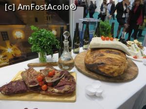 [P05] Bunătăți românești la Târgul de Turism.  » foto by tata123 🔱
 - 
<span class="allrVoted glyphicon glyphicon-heart hidden" id="av1056201"></span>
<a class="m-l-10 hidden" id="sv1056201" onclick="voting_Foto_DelVot(,1056201,10344)" role="button">șterge vot <span class="glyphicon glyphicon-remove"></span></a>
<a id="v91056201" class=" c-red"  onclick="voting_Foto_SetVot(1056201)" role="button"><span class="glyphicon glyphicon-heart-empty"></span> <b>LIKE</b> = Votează poza</a> <img class="hidden"  id="f1056201W9" src="/imagini/loader.gif" border="0" /><span class="AjErrMes hidden" id="e1056201ErM"></span>