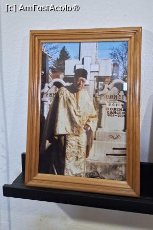 [P22] Muzeul de icoane pe sticlă Preot Zosim Oancea  - fotografia fondatorului » foto by Carmen Ion
 - 
<span class="allrVoted glyphicon glyphicon-heart hidden" id="av1510385"></span>
<a class="m-l-10 hidden" id="sv1510385" onclick="voting_Foto_DelVot(,1510385,10358)" role="button">șterge vot <span class="glyphicon glyphicon-remove"></span></a>
<a id="v91510385" class=" c-red"  onclick="voting_Foto_SetVot(1510385)" role="button"><span class="glyphicon glyphicon-heart-empty"></span> <b>LIKE</b> = Votează poza</a> <img class="hidden"  id="f1510385W9" src="/imagini/loader.gif" border="0" /><span class="AjErrMes hidden" id="e1510385ErM"></span>