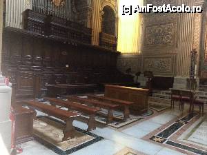 [P14] interiorul Catedralei San Pietro » foto by asyral
 - 
<span class="allrVoted glyphicon glyphicon-heart hidden" id="av427672"></span>
<a class="m-l-10 hidden" id="sv427672" onclick="voting_Foto_DelVot(,427672,10398)" role="button">șterge vot <span class="glyphicon glyphicon-remove"></span></a>
<a id="v9427672" class=" c-red"  onclick="voting_Foto_SetVot(427672)" role="button"><span class="glyphicon glyphicon-heart-empty"></span> <b>LIKE</b> = Votează poza</a> <img class="hidden"  id="f427672W9" src="/imagini/loader.gif" border="0" /><span class="AjErrMes hidden" id="e427672ErM"></span>
