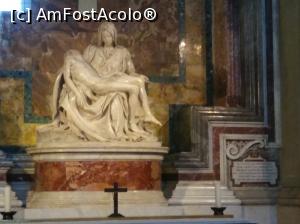 [P25] 25. ”Pieta”, capodopera lui Michelangelo, in spatele geamului blindat.  » foto by msnd
 - 
<span class="allrVoted glyphicon glyphicon-heart hidden" id="av866509"></span>
<a class="m-l-10 hidden" id="sv866509" onclick="voting_Foto_DelVot(,866509,10398)" role="button">șterge vot <span class="glyphicon glyphicon-remove"></span></a>
<a id="v9866509" class=" c-red"  onclick="voting_Foto_SetVot(866509)" role="button"><span class="glyphicon glyphicon-heart-empty"></span> <b>LIKE</b> = Votează poza</a> <img class="hidden"  id="f866509W9" src="/imagini/loader.gif" border="0" /><span class="AjErrMes hidden" id="e866509ErM"></span>