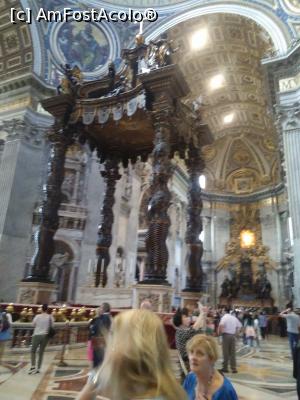 [P31] 31, Baldachinul lui Bernini, realizat din bronz, între 1623 și 1634.  » foto by msnd
 - 
<span class="allrVoted glyphicon glyphicon-heart hidden" id="av866516"></span>
<a class="m-l-10 hidden" id="sv866516" onclick="voting_Foto_DelVot(,866516,10398)" role="button">șterge vot <span class="glyphicon glyphicon-remove"></span></a>
<a id="v9866516" class=" c-red"  onclick="voting_Foto_SetVot(866516)" role="button"><span class="glyphicon glyphicon-heart-empty"></span> <b>LIKE</b> = Votează poza</a> <img class="hidden"  id="f866516W9" src="/imagini/loader.gif" border="0" /><span class="AjErrMes hidden" id="e866516ErM"></span>