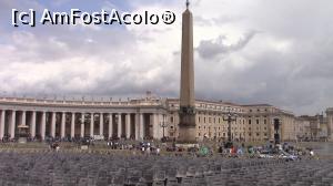 [P19] Piazza San Pietro. Obeliscul, Coloanele lui Bernini si Fantana lui Maderno.  » foto by ovidiuyepi
 - 
<span class="allrVoted glyphicon glyphicon-heart hidden" id="av1028775"></span>
<a class="m-l-10 hidden" id="sv1028775" onclick="voting_Foto_DelVot(,1028775,10398)" role="button">șterge vot <span class="glyphicon glyphicon-remove"></span></a>
<a id="v91028775" class=" c-red"  onclick="voting_Foto_SetVot(1028775)" role="button"><span class="glyphicon glyphicon-heart-empty"></span> <b>LIKE</b> = Votează poza</a> <img class="hidden"  id="f1028775W9" src="/imagini/loader.gif" border="0" /><span class="AjErrMes hidden" id="e1028775ErM"></span>