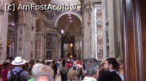 [P20] Interiorul Basilicii San Pietro. In deplasare catre Altarul Papilor strajuit de Baldachinul lui Bernini.  » foto by ovidiuyepi
 - 
<span class="allrVoted glyphicon glyphicon-heart hidden" id="av1028776"></span>
<a class="m-l-10 hidden" id="sv1028776" onclick="voting_Foto_DelVot(,1028776,10398)" role="button">șterge vot <span class="glyphicon glyphicon-remove"></span></a>
<a id="v91028776" class=" c-red"  onclick="voting_Foto_SetVot(1028776)" role="button"><span class="glyphicon glyphicon-heart-empty"></span> <b>LIKE</b> = Votează poza</a> <img class="hidden"  id="f1028776W9" src="/imagini/loader.gif" border="0" /><span class="AjErrMes hidden" id="e1028776ErM"></span>