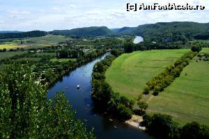 [P16] Beynac-et-Cazenac - Valea Dordogne (departe, la dreapta, se vede fortăreața engleză - dincolo de râu era Anglia!)  » foto by makuy*
 - 
<span class="allrVoted glyphicon glyphicon-heart hidden" id="av579905"></span>
<a class="m-l-10 hidden" id="sv579905" onclick="voting_Foto_DelVot(,579905,10440)" role="button">șterge vot <span class="glyphicon glyphicon-remove"></span></a>
<a id="v9579905" class=" c-red"  onclick="voting_Foto_SetVot(579905)" role="button"><span class="glyphicon glyphicon-heart-empty"></span> <b>LIKE</b> = Votează poza</a> <img class="hidden"  id="f579905W9" src="/imagini/loader.gif" border="0" /><span class="AjErrMes hidden" id="e579905ErM"></span>