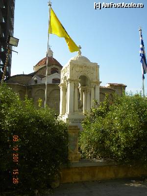 [P05] in spatele bisericii “Panagia Phaneromeni' se afla mausoleul din marmura alba ridicat in memoria preotilor executati de turci in 1821,  » foto by nicoletass
 - 
<span class="allrVoted glyphicon glyphicon-heart hidden" id="av337587"></span>
<a class="m-l-10 hidden" id="sv337587" onclick="voting_Foto_DelVot(,337587,10592)" role="button">șterge vot <span class="glyphicon glyphicon-remove"></span></a>
<a id="v9337587" class=" c-red"  onclick="voting_Foto_SetVot(337587)" role="button"><span class="glyphicon glyphicon-heart-empty"></span> <b>LIKE</b> = Votează poza</a> <img class="hidden"  id="f337587W9" src="/imagini/loader.gif" border="0" /><span class="AjErrMes hidden" id="e337587ErM"></span>