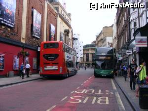 [P01] Oxford - Autobuzul 300 te plantează în centrul orașului, direct de la P&R » foto by makuy*
 - 
<span class="allrVoted glyphicon glyphicon-heart hidden" id="av468973"></span>
<a class="m-l-10 hidden" id="sv468973" onclick="voting_Foto_DelVot(,468973,10595)" role="button">șterge vot <span class="glyphicon glyphicon-remove"></span></a>
<a id="v9468973" class=" c-red"  onclick="voting_Foto_SetVot(468973)" role="button"><span class="glyphicon glyphicon-heart-empty"></span> <b>LIKE</b> = Votează poza</a> <img class="hidden"  id="f468973W9" src="/imagini/loader.gif" border="0" /><span class="AjErrMes hidden" id="e468973ErM"></span>