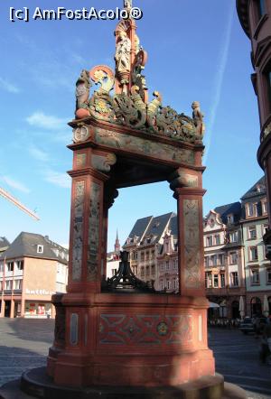 [P03] Piata Domului cu fântana renascentista Marktbrunnen » foto by Radu Tudoran
 - 
<span class="allrVoted glyphicon glyphicon-heart hidden" id="av714219"></span>
<a class="m-l-10 hidden" id="sv714219" onclick="voting_Foto_DelVot(,714219,10598)" role="button">șterge vot <span class="glyphicon glyphicon-remove"></span></a>
<a id="v9714219" class=" c-red"  onclick="voting_Foto_SetVot(714219)" role="button"><span class="glyphicon glyphicon-heart-empty"></span> <b>LIKE</b> = Votează poza</a> <img class="hidden"  id="f714219W9" src="/imagini/loader.gif" border="0" /><span class="AjErrMes hidden" id="e714219ErM"></span>