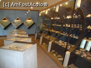 [P51] Secțiunea dedicată mineralelor, rocilor și florilor de mină - am trecut prin dreptul fiecărei vitrine pentru a admira diferitele exponate.  » foto by Floryn81
 - 
<span class="allrVoted glyphicon glyphicon-heart hidden" id="av807409"></span>
<a class="m-l-10 hidden" id="sv807409" onclick="voting_Foto_DelVot(,807409,10623)" role="button">șterge vot <span class="glyphicon glyphicon-remove"></span></a>
<a id="v9807409" class=" c-red"  onclick="voting_Foto_SetVot(807409)" role="button"><span class="glyphicon glyphicon-heart-empty"></span> <b>LIKE</b> = Votează poza</a> <img class="hidden"  id="f807409W9" src="/imagini/loader.gif" border="0" /><span class="AjErrMes hidden" id="e807409ErM"></span>