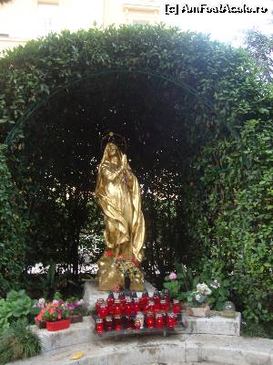 [P14] Statuia Madonei in parcul Angiolina.  » foto by liviu49
 - 
<span class="allrVoted glyphicon glyphicon-heart hidden" id="av639941"></span>
<a class="m-l-10 hidden" id="sv639941" onclick="voting_Foto_DelVot(,639941,10670)" role="button">șterge vot <span class="glyphicon glyphicon-remove"></span></a>
<a id="v9639941" class=" c-red"  onclick="voting_Foto_SetVot(639941)" role="button"><span class="glyphicon glyphicon-heart-empty"></span> <b>LIKE</b> = Votează poza</a> <img class="hidden"  id="f639941W9" src="/imagini/loader.gif" border="0" /><span class="AjErrMes hidden" id="e639941ErM"></span>