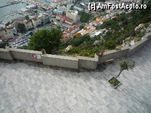 [P30] Gibraltar, imagine spre maimute » foto by cryss27
 - 
<span class="allrVoted glyphicon glyphicon-heart hidden" id="av385937"></span>
<a class="m-l-10 hidden" id="sv385937" onclick="voting_Foto_DelVot(,385937,10692)" role="button">șterge vot <span class="glyphicon glyphicon-remove"></span></a>
<a id="v9385937" class=" c-red"  onclick="voting_Foto_SetVot(385937)" role="button"><span class="glyphicon glyphicon-heart-empty"></span> <b>LIKE</b> = Votează poza</a> <img class="hidden"  id="f385937W9" src="/imagini/loader.gif" border="0" /><span class="AjErrMes hidden" id="e385937ErM"></span>