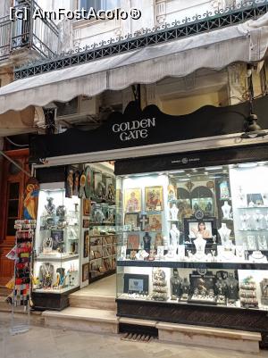 [P21] Magazin de suveniruri și bijuterii vis-a-vis de biserica Sf Spiridon. De la proprietara acestui magazin am închiriat camera. » foto by Rodel
 - 
<span class="allrVoted glyphicon glyphicon-heart hidden" id="av1339871"></span>
<a class="m-l-10 hidden" id="sv1339871" onclick="voting_Foto_DelVot(,1339871,10697)" role="button">șterge vot <span class="glyphicon glyphicon-remove"></span></a>
<a id="v91339871" class=" c-red"  onclick="voting_Foto_SetVot(1339871)" role="button"><span class="glyphicon glyphicon-heart-empty"></span> <b>LIKE</b> = Votează poza</a> <img class="hidden"  id="f1339871W9" src="/imagini/loader.gif" border="0" /><span class="AjErrMes hidden" id="e1339871ErM"></span>