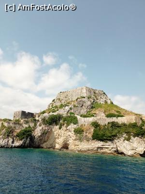 [P29] Promontoriul pe care e ridicată cetatea veche. » foto by Rodel
 - 
<span class="allrVoted glyphicon glyphicon-heart hidden" id="av1339879"></span>
<a class="m-l-10 hidden" id="sv1339879" onclick="voting_Foto_DelVot(,1339879,10697)" role="button">șterge vot <span class="glyphicon glyphicon-remove"></span></a>
<a id="v91339879" class=" c-red"  onclick="voting_Foto_SetVot(1339879)" role="button"><span class="glyphicon glyphicon-heart-empty"></span> <b>LIKE</b> = Votează poza</a> <img class="hidden"  id="f1339879W9" src="/imagini/loader.gif" border="0" /><span class="AjErrMes hidden" id="e1339879ErM"></span>