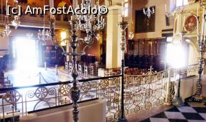 [P16] Nava centrală a catedralei văzută dinspre altar. Nava şi altarul sunt separate printr-un templon, element de arhitectură specific bisericilor bizantine.  » foto by Lucien
 - 
<span class="allrVoted glyphicon glyphicon-heart hidden" id="av747206"></span>
<a class="m-l-10 hidden" id="sv747206" onclick="voting_Foto_DelVot(,747206,10697)" role="button">șterge vot <span class="glyphicon glyphicon-remove"></span></a>
<a id="v9747206" class=" c-red"  onclick="voting_Foto_SetVot(747206)" role="button"><span class="glyphicon glyphicon-heart-empty"></span> <b>LIKE</b> = Votează poza</a> <img class="hidden"  id="f747206W9" src="/imagini/loader.gif" border="0" /><span class="AjErrMes hidden" id="e747206ErM"></span>