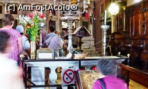 [P06] Zona altarului cu credincioşi stând la rând să ajungă la cripta (în partea dreaptă) unde sunt păstrate moaştele Sfântului Spiridon » foto by Lucien
 - 
<span class="allrVoted glyphicon glyphicon-heart hidden" id="av747196"></span>
<a class="m-l-10 hidden" id="sv747196" onclick="voting_Foto_DelVot(,747196,10697)" role="button">șterge vot <span class="glyphicon glyphicon-remove"></span></a>
<a id="v9747196" class=" c-red"  onclick="voting_Foto_SetVot(747196)" role="button"><span class="glyphicon glyphicon-heart-empty"></span> <b>LIKE</b> = Votează poza</a> <img class="hidden"  id="f747196W9" src="/imagini/loader.gif" border="0" /><span class="AjErrMes hidden" id="e747196ErM"></span>